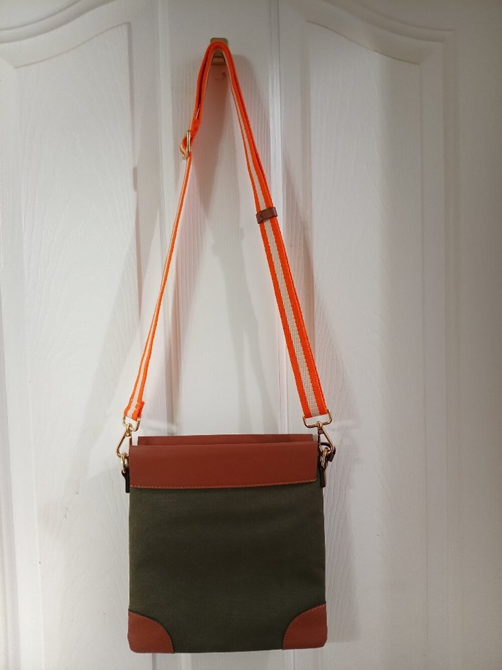 Radley London crossbody bag with adjustable strap - Picture 4 of 4